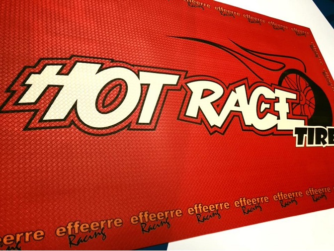 PTMT-HR Effe Erre Racing Tappetino PIT MAT con Logo HOT RACE  100 x 60 cm (1)